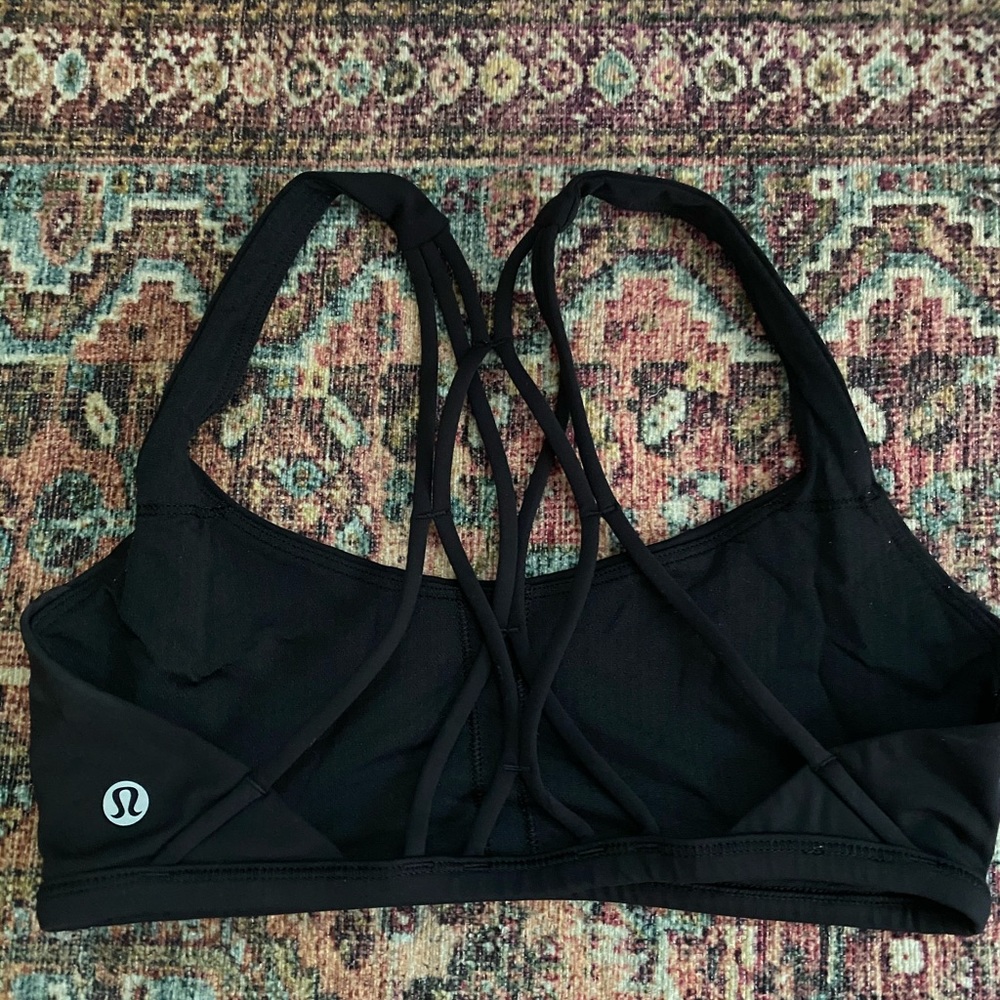 Black lulu lemon bra